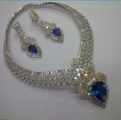 saint_marche's tweet photo. #Sapphire #hautejoaillerie #ChristinaSaintMarché #SelectiveStyless for #hautecouture https://t.co/v9n9IFPr9F