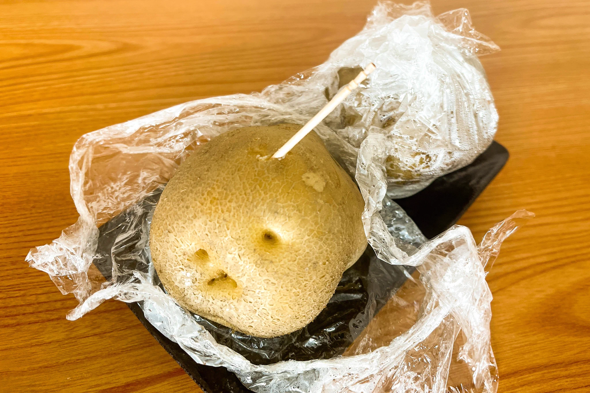 小腹が空いたときにも良さそう！電子レンジで作れちゃう「じゃがバター」のレシピ！