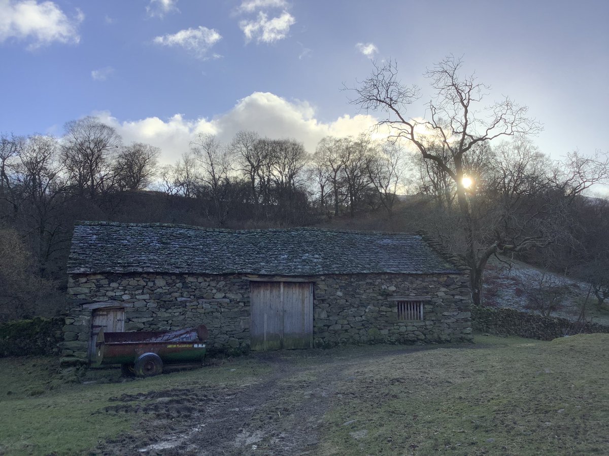 ceadela's tweet photo. A #nicebarn for @WindowsLake https://t.co/bFCoec7IB2