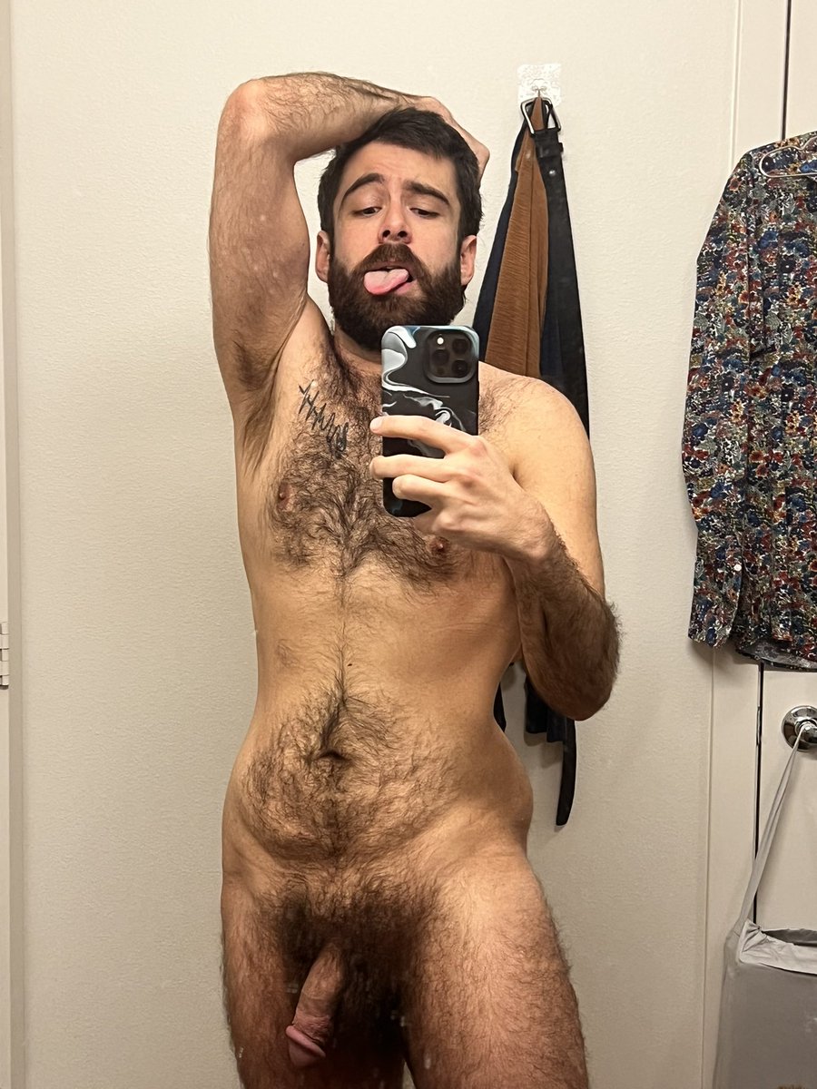 lykaryderx's tweet photo. Love a good shower but always sad to get rid of the musk, thinking about switching to tongue-baths. Any takers? https://t.co/e8rDpFKfKu