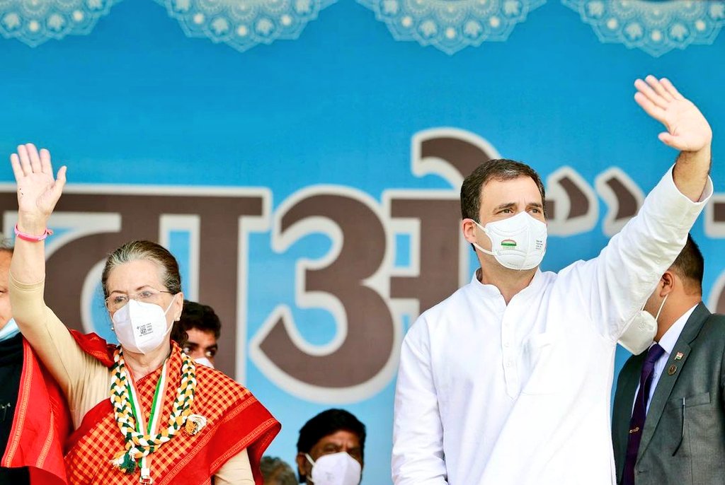 pulkitthisis's tweet photo. Modi ji,
Please look at my leaders Smt #SoniaGandhi and Shri #RahulGandhi.
#MaskUpModi
@Ch_AnilKumarINC @INCDelhi https://t.co/mHrCln0R7o