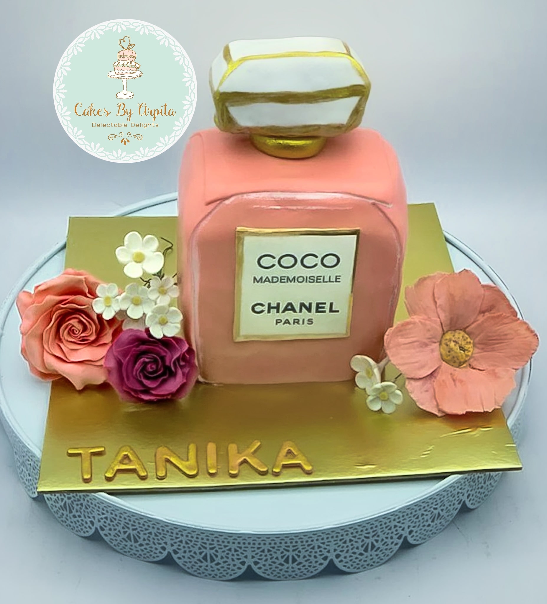 Chanel perfume cake and cupcakes #27 Chanel perfume cake and cupcakes