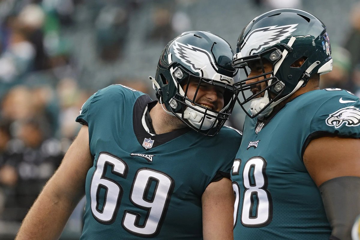 thomasrp93's tweet photo. Jordan Mailata on his relationship with Landon Dickerson:

"It's blossomed, i'll keep the plant analogies!"

Nick Sirianni is listening to this with tears of pride and a fertilizer in his hand 😅
#Eagles https://t.co/WLzVwSzGw9