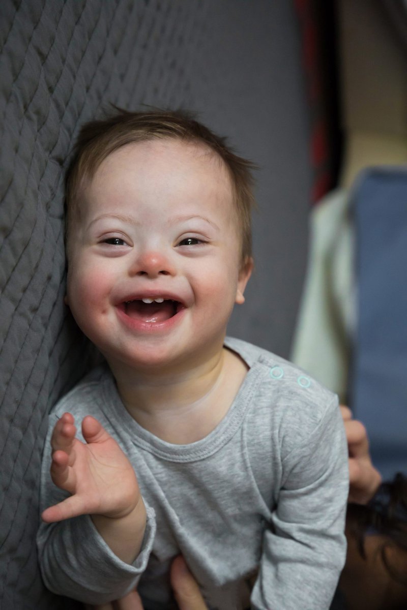 manuia66's tweet image. Se ridi di un bimbo diverso,lui riderà con te.... perché la sua innocenza supera la tua ignoranza e deficienza...
...l'amore non conta i cromosomi ❤️
Buona serata 🥰