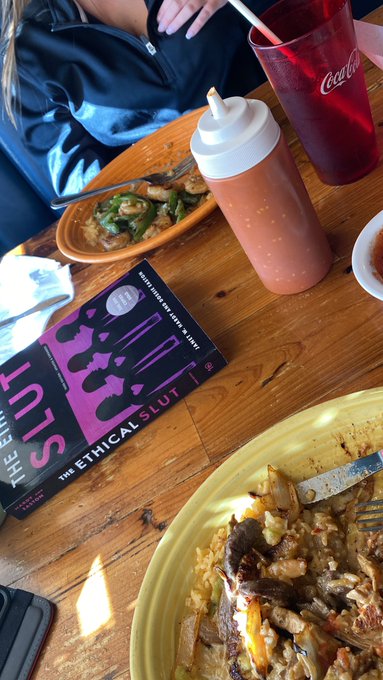 lunch with my bestfriend, send for our bill 💵 it&rsquo;s OUR money, not yours  findom payup cuck humiliation<a href="/tag/newprofilepic"class="tags"><span>#newprofilepic</span></a>