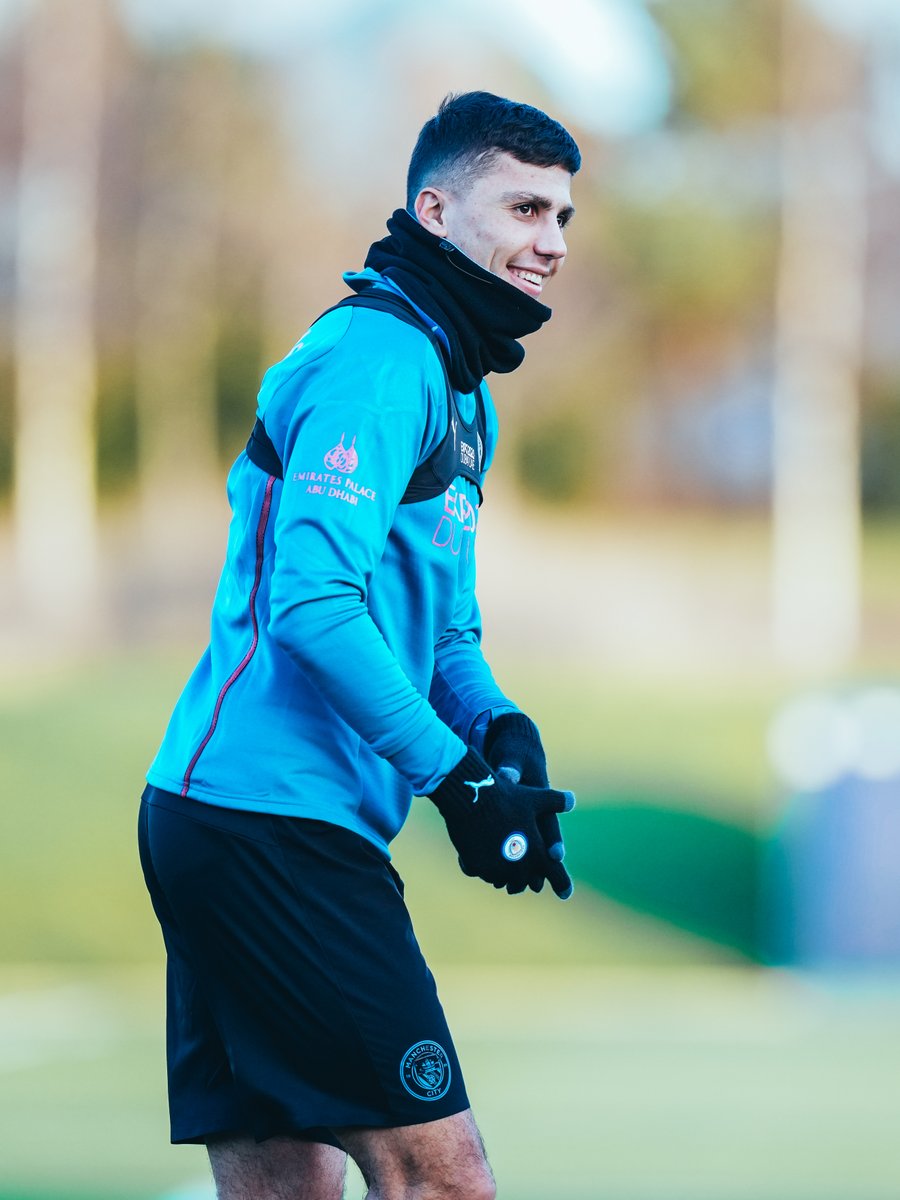 ManCity's tweet photo. New year, new training kit 🤩

Shop now 👉 https://t.co/f6A9biNeWC https://t.co/rJL6TuppJg