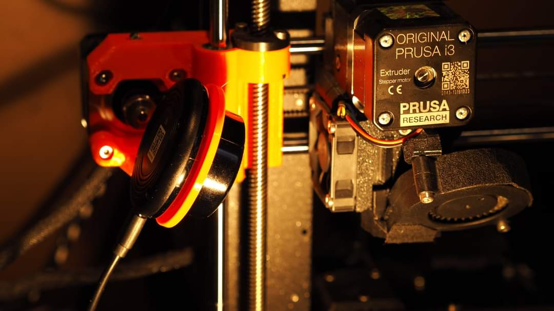 theveel's tweet photo. YI camera mount for #prusa #mk3s #3Dprinting #Fusion360 #mydesign https://t.co/vOaAwTaV8B