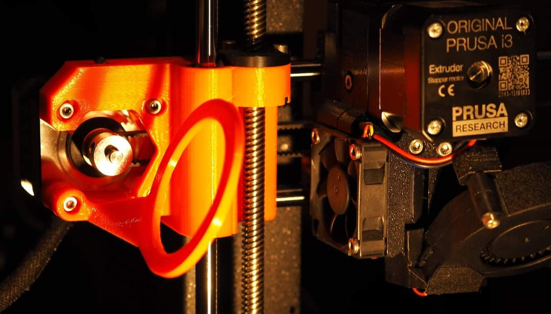theveel's tweet photo. YI camera mount for #prusa #mk3s #3Dprinting #Fusion360 #mydesign https://t.co/vOaAwTaV8B