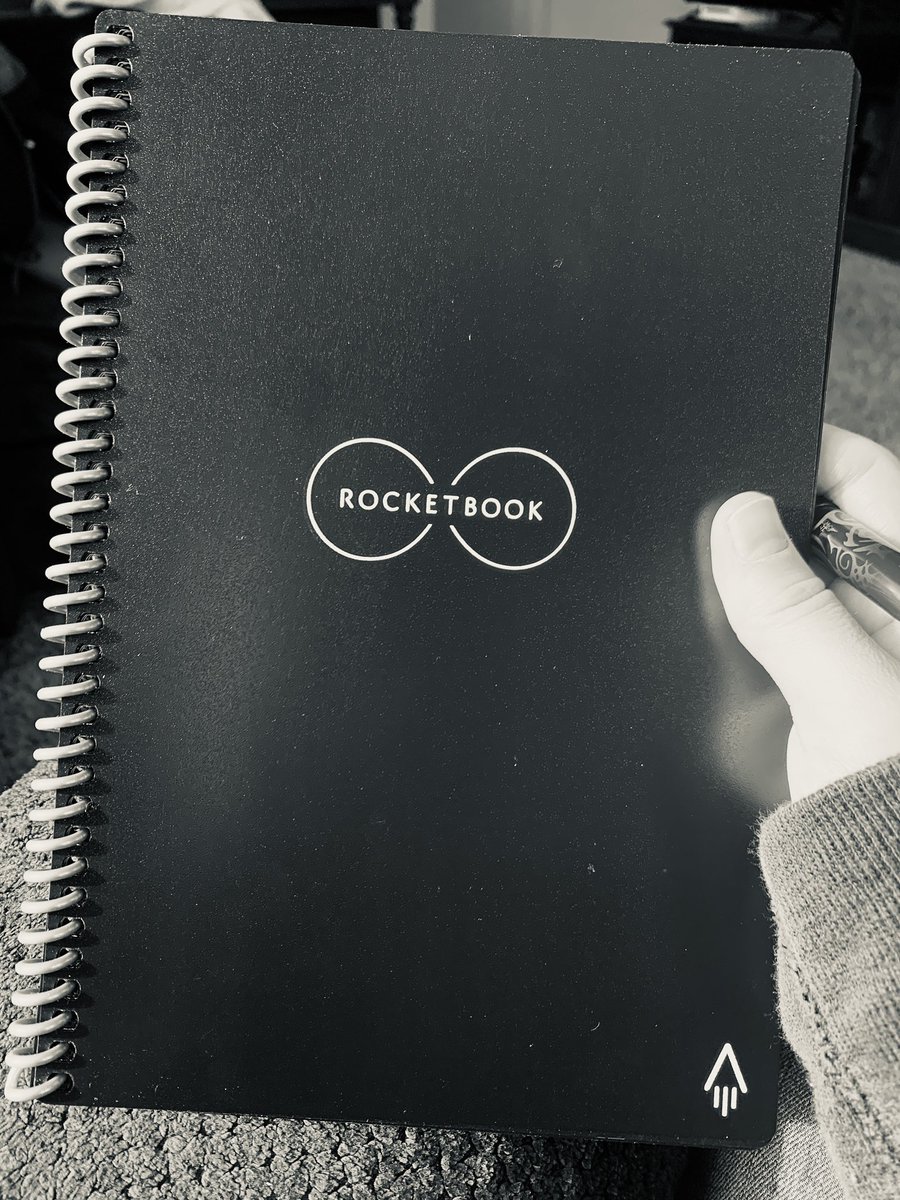 Elizabeth Houseman (On Hiatus) tweet media