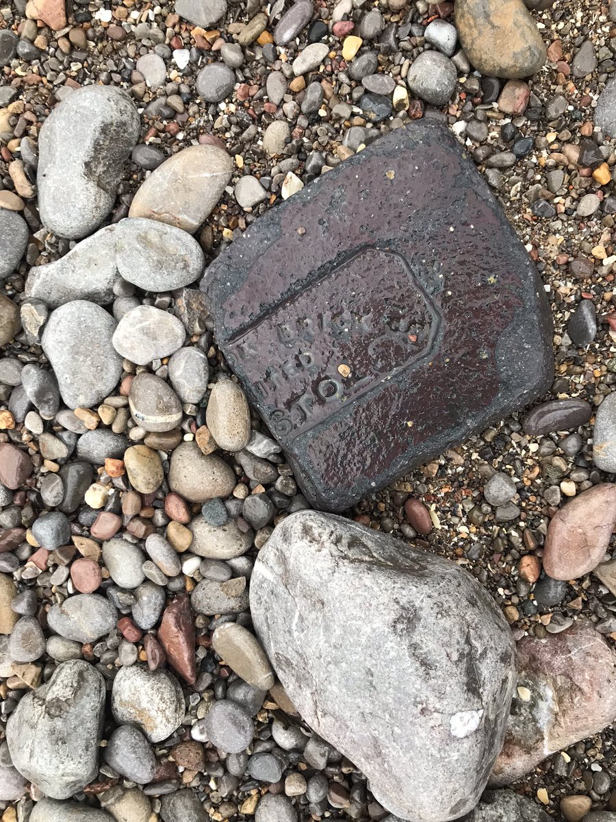 catttwings's tweet photo. Some old sea-worn bricks at Weston-super-Mare https://t.co/fBYYWPgcyc
