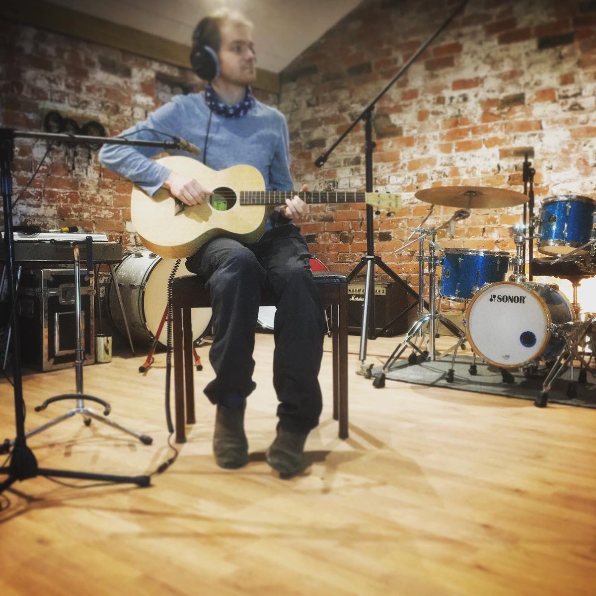 theDanielJLogan's tweet photo. Back in the studios after a few days off. Happy New Year everyone! 🎉 #recordingstudio #musicproducer #fox https://t.co/Q9itovU1gY