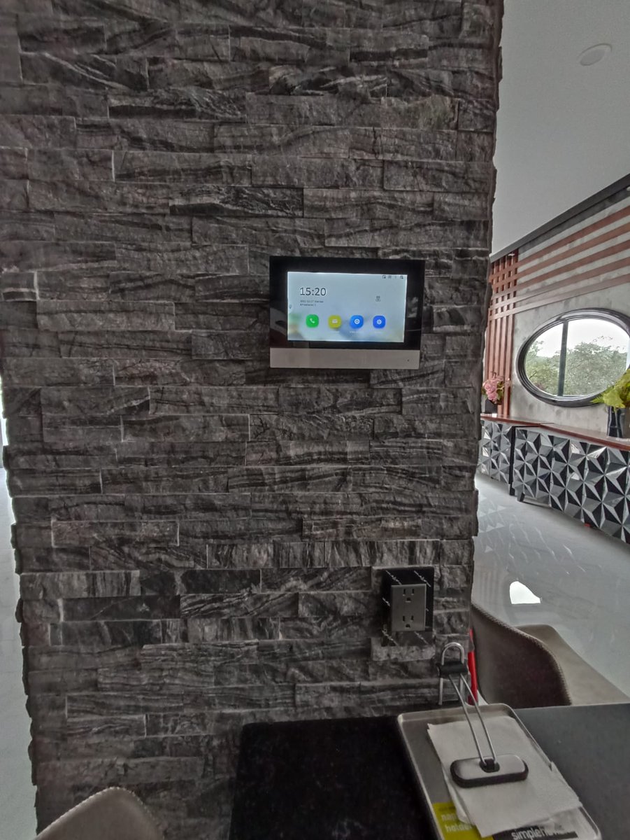 Hometek's tweet photo. Deseándoles muy feliz año a nuestra red y con el gusto de compartirles un proyecto, en donde el cliente tenía el requerimiento de control de los sistemas de su casa de manera integral, te dejamos el link para mas información: https://t.co/Ntr0JYFBXO https://t.co/cKMBpDce54