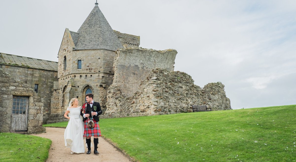 AGPhoto2015's tweet photo. Emma &amp; Jamie, 24.09.2021...

#wedding #bride #love #weddingdress #weddingphotography #weddingday #weddinginspiration #photography #makeup #weddingplanner #fashion #prewedding #bridal #bridetobe #weddingphotographer #weddings #engagement #party #like #instagood #weddingideas https://t.co/KQdUKKCaF6