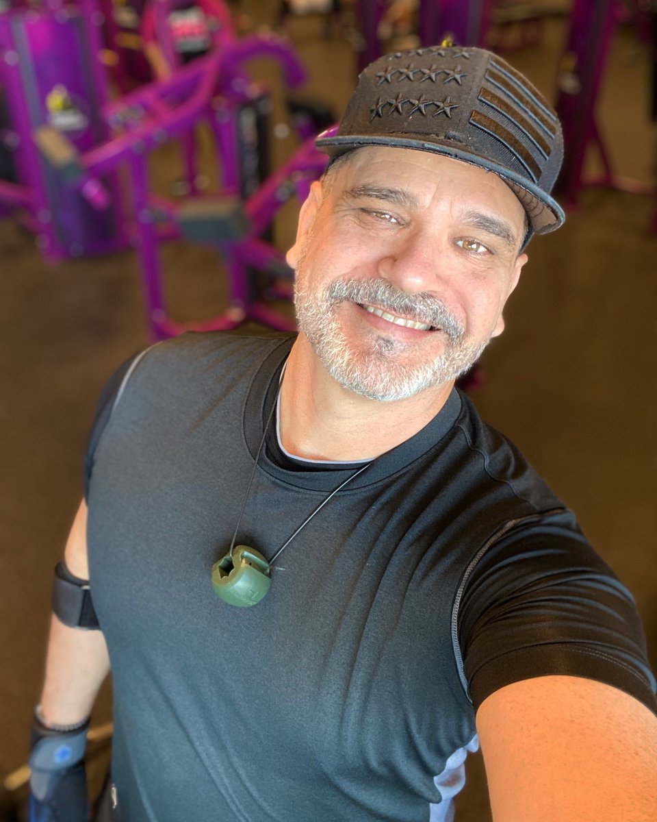 CarlosBritoStar's tweet photo. Keep moving. Today is a beautiful day to smile and enjoy what the universe is giving to us ! 🙏✨🎉😃👍 #gidisincontrol #thankful #smile #ingoodshape #workout #joy #health #overfiftyandfabulous #actorslife #cubanamerican #cabritostar #planetfitness https://t.co/73PRGCeHD5