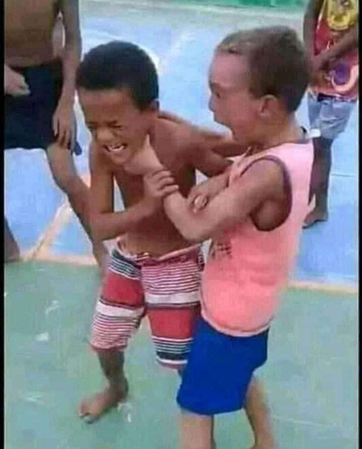 - y el trago que te deje?
- se lo llevo la piba que me estaba perreando.