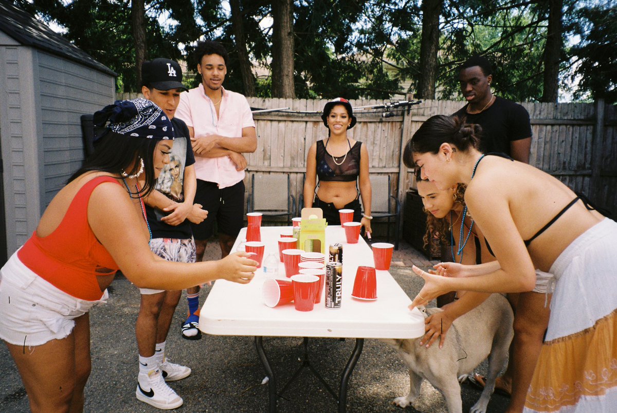 Just_Sandytoes's tweet photo. just started a film photography series  titled “The Table &amp; the People” on IG by: @just_stanfilm. Can y’all do the Twitter thing! #retweet #like #share https://t.co/EgDAuNN4fO