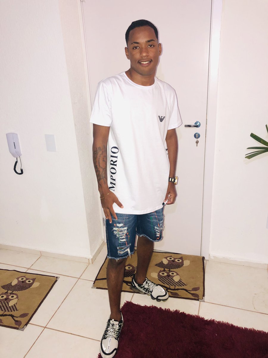 WLRLLK's tweet photo. Pra quem pensou que meu fim era próximo vai sustentar o barulho ✨🤩 https://t.co/me4x2l62qA