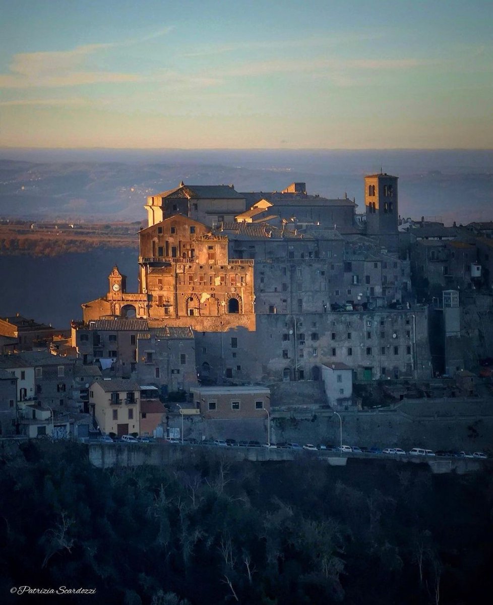 L'incantevole #Bomarzo è uno dei borghi più suggestivi della #Tuscia ideale in ogni momento dell'anno per una gita fuori porta da fare in giornata.

📸 Ig @scardozzipatrizia

#FaiUnSaltoNelLazio #RiparTIAMOlazio #LazioIsMe