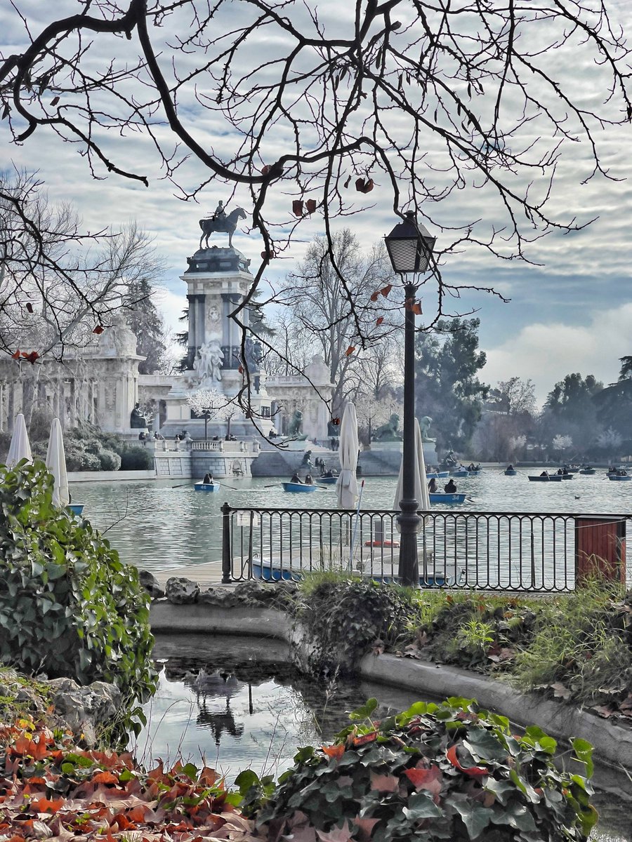 Adellanotte's tweet photo. El Retiro, esta mañana. 
#Fotografia #Madrid https://t.co/kPU613btrT