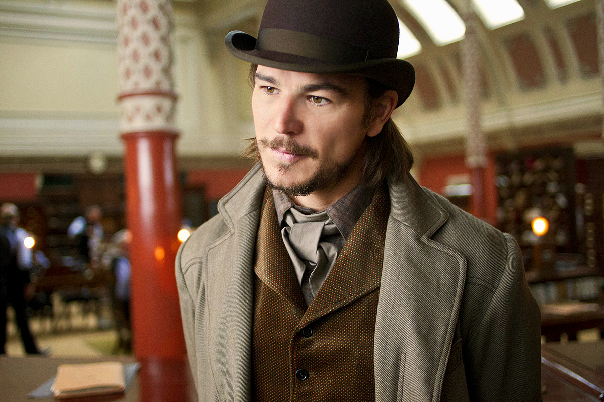 Pascal is perfect, but ain't Josh Hartnett (from Oppenheimer) Joel's first  game model brought to life? : r/Fancast