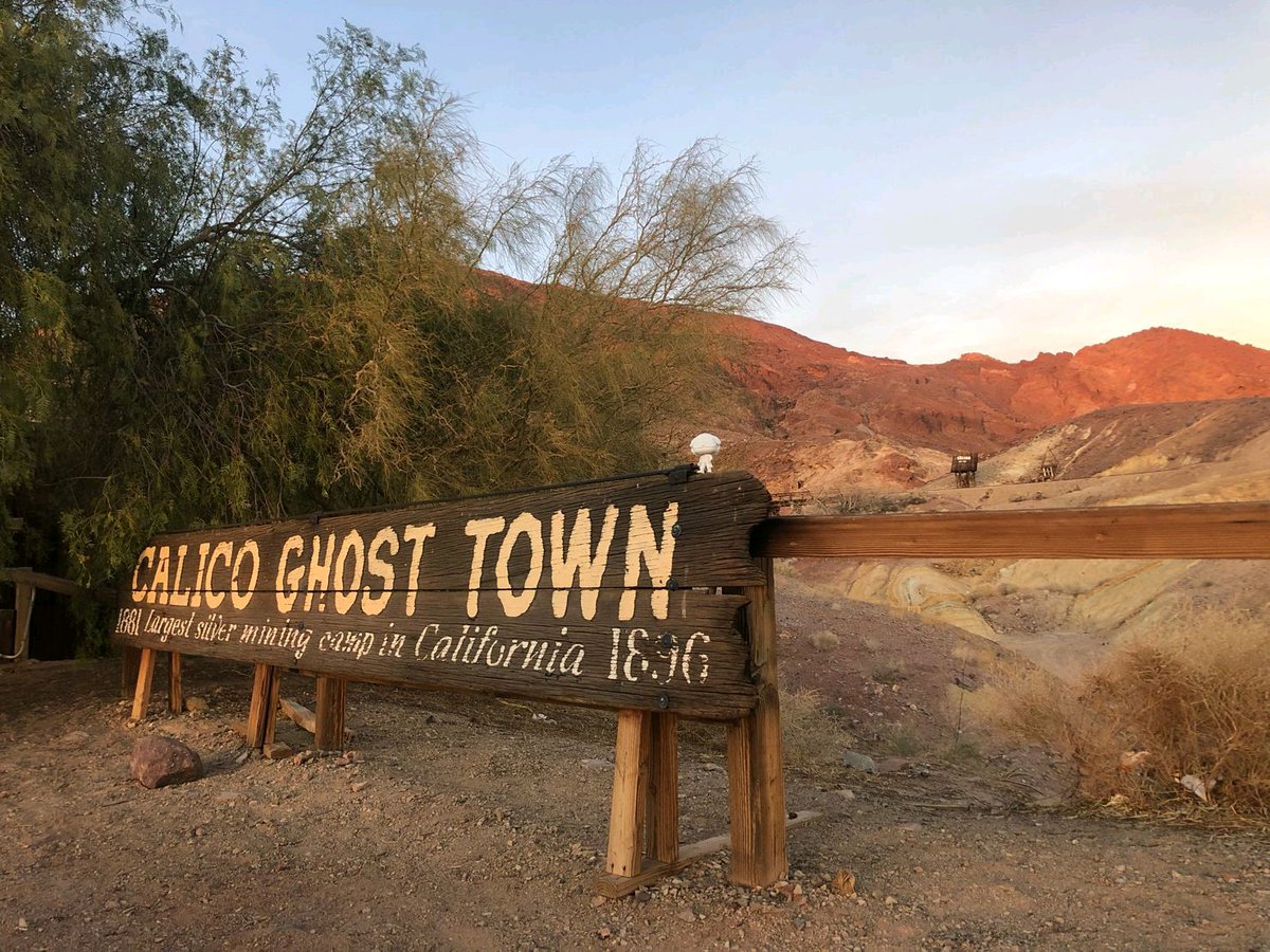 AVA_UX's tweet photo. [J-2 avant le @CES de #LasVegas] Sur la route de Las Vegas, 🏜 j'ai pu contempler de magnifiques paysages que je vous partage avant d'entrer dans le vif du sujet : Le CES 💪🏻 https://t.co/HUfDNxsb4E