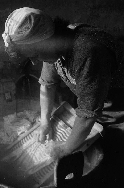 JessyNewrone's tweet photo. @kawa7782 @AudeHenneville Je peux envoyer le planche de my grandmother ! Ca fait très mal aux bras mais ça dépanne !!!! https://t.co/MemJT8my5G