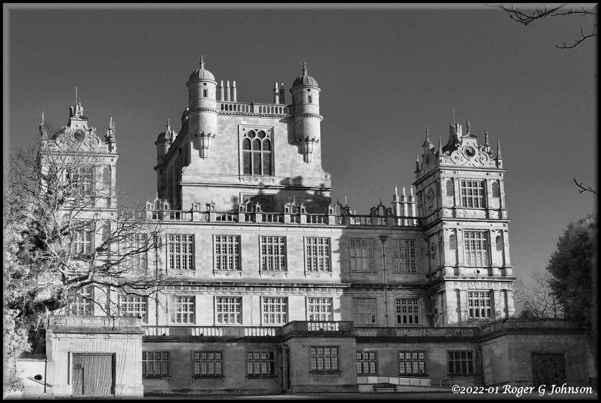 RogerGJohnson's tweet photo. Wollaton Hall https://t.co/mX1BzmDuwM