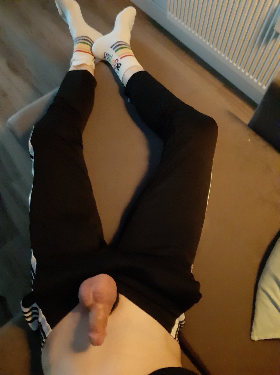 kinkyffboy84's tweet photo. Heerlijk geil..klaar om dadelijk lekker gezogen te worden..
#dutchgay #geil #sportwaerplay https://t.co/6t5x4yKfb3