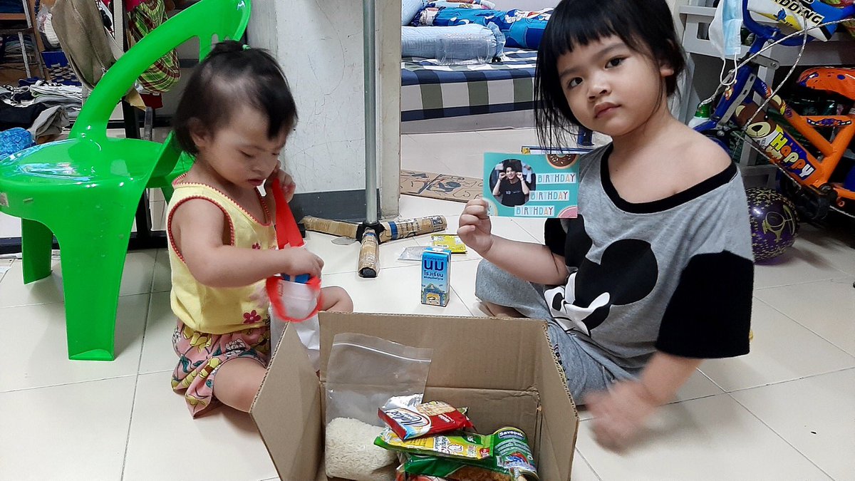 SalmonSandwich's tweet photo. โครงการกล่องปันสุขวันเกิดน้องกลัฟของทยอยส่งถึงเด็กๆแล้วนะคะ ขอขอบคุณเจ้าของวันเกิดน้องกลัฟ คณาวุฒิที่เป็นต้นบุญสำคัญและขอขอบคุณพี่ๆหวานใจมิวกลัฟและพี่ๆลูกบอลของคุณบิ๊กกลัฟมากๆนะคะที่���่วมเป็นส่วนหนึ่งในการมอบบุญในครั้งนี้นะคะ🙏🏽🙏🏽
#GulfKanawut
#หวานใจมิวกลัฟ
#ลูกบอลของคุณบิ๊กกลัฟ https://t.co/Ilqpe1QT9s