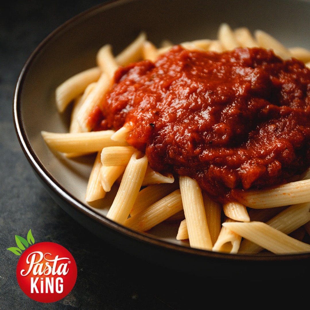 PastaKingUK's tweet photo. Kick-off your New Year with 2 WEEKS' FREE* PASTA KING MEALS. With 40 great sauces to choose from, Halal, vegetarian and vegan options available, 2022 tastes great!  
This offer is available to all new customers who place their first order by 30th March. 
*T&amp;C's Apply https://t.co/RkcDY39m5p