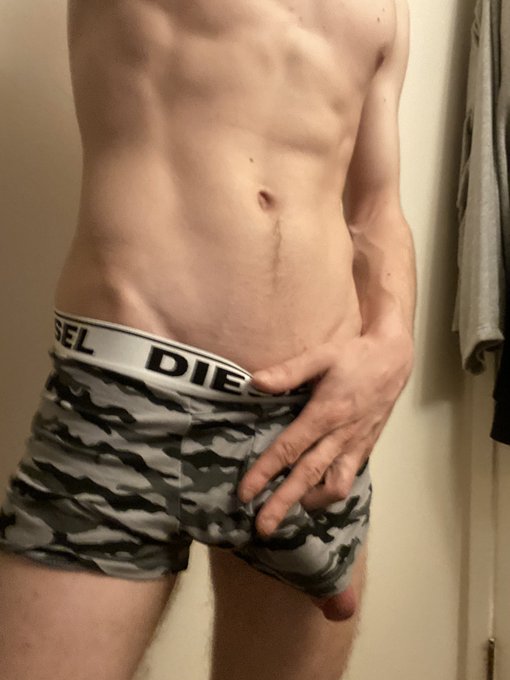 😏 Goodmorning! https://t.co/OemjDfJxUP