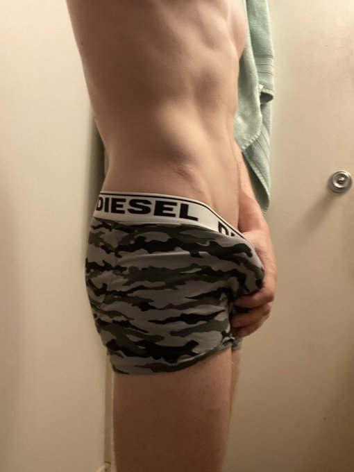 😏 Goodmorning! https://t.co/OemjDfJxUP