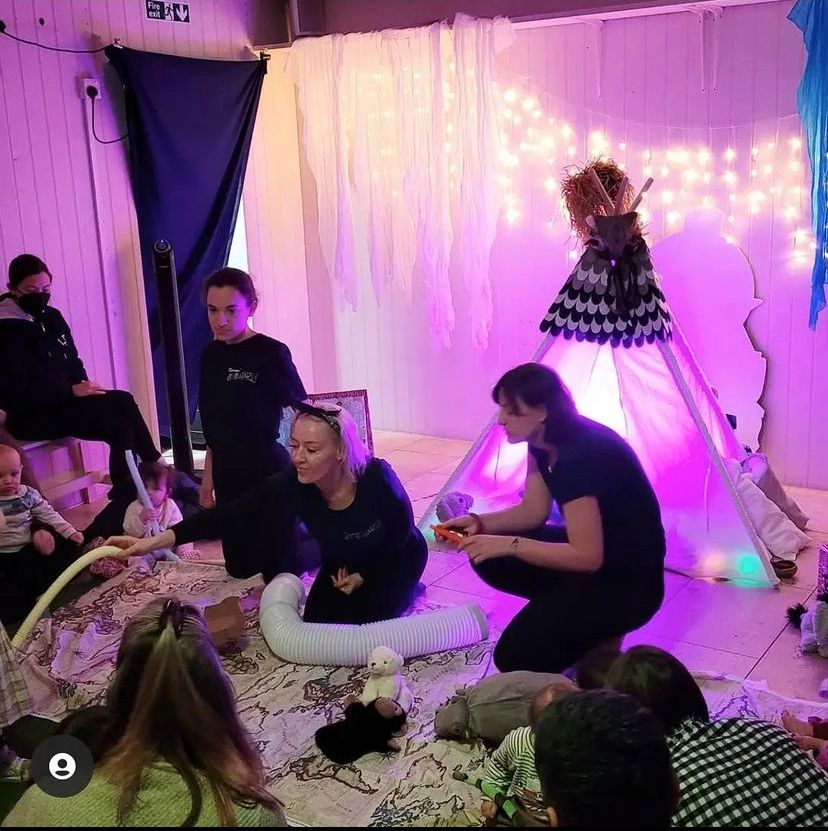 Happy New Year everyone! 
Our 1st show <a href="/RichmondTheatre/">Richmond Theatre</a> for 2022 is The Big Freeze ❄
Join us for an #interactive #sensory adventure on 21st January at 10.30am for ages 2-5
Book now: atgtickets.com/shows/storytim…
#friyay #adventure #Toddler #Children #freeze #winter #London