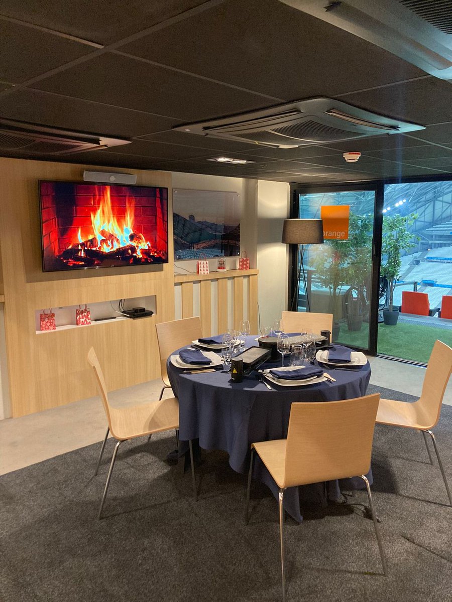 Une nuit insolite au Vélodrome, ça vous dit ? Découvrez l'évènement organisé par <a href="/orange/">Orange</a>⚽

Un espace entièrement meublé temporairement par <a href="/Move_Rent/">Move & Rent</a> ! Comme toujours, nous offrons une seconde vie à tous les meubles une fois vos événements terminés.
#locationdemeubles #evenement