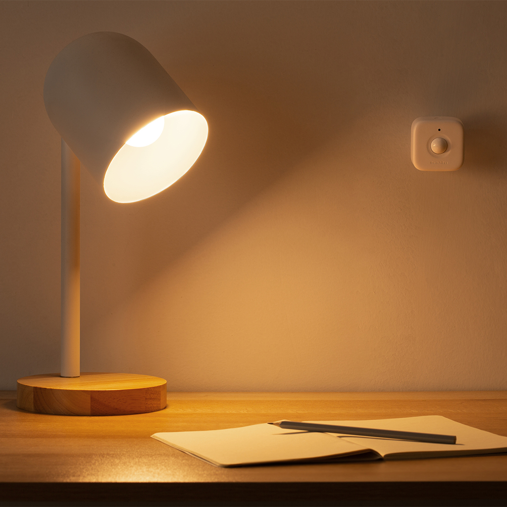 SwitchBot's tweet photo. 🔆Did you know there's also a light sensor inside #SwitchBot Motion Sensor? When connected to SwitchBot Hub Mini you can automatically turn on lamps based on your lighting environment! Cool right? 😎
#TrySwitchBot Motion Sensor here: https://t.co/rKYrPIt4Av https://t.co/KCil0i89Vg