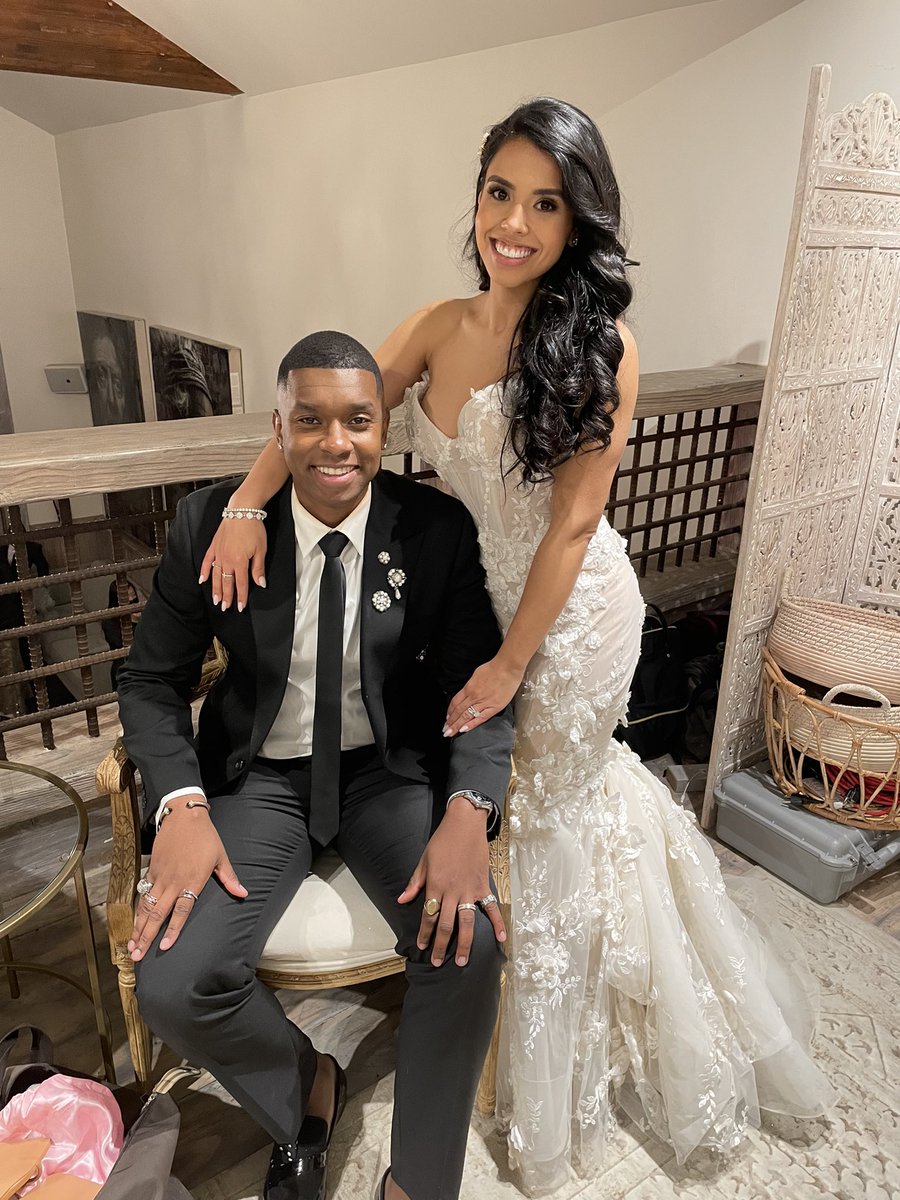 mattsalleemusic's tweet photo. Mr. &amp; Mrs. Sallee 💚 https://t.co/GQVtuHVL47