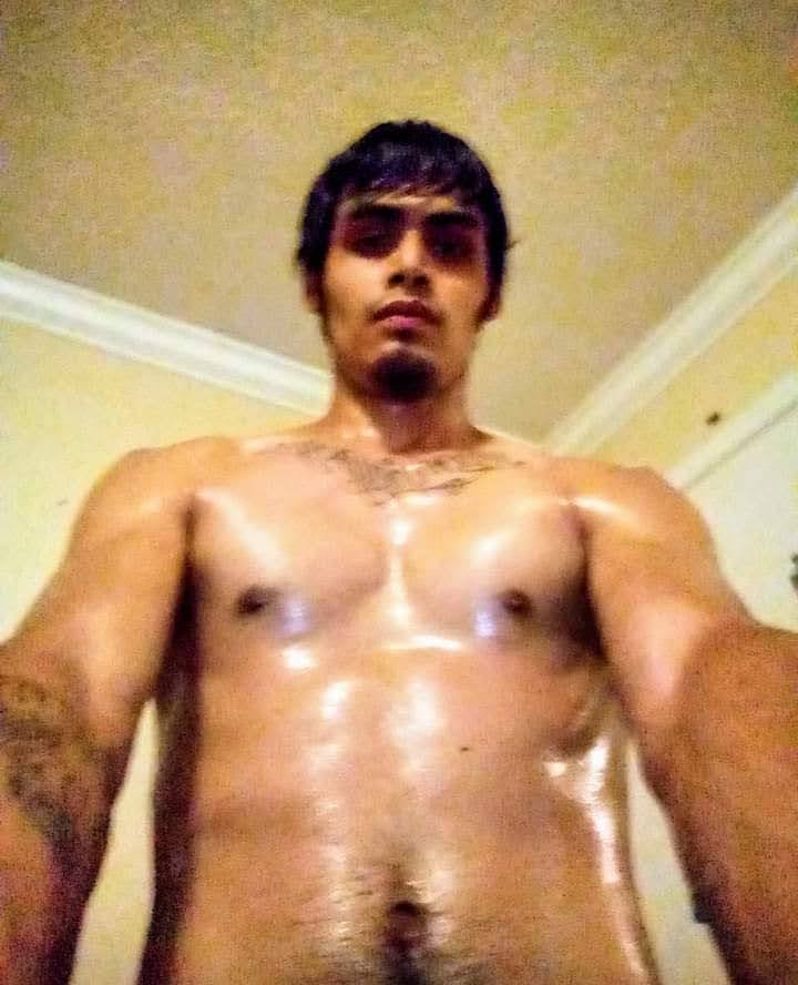 dperezx3's tweet photo. Long or short hair?? https://t.co/zsKlHADZ2x