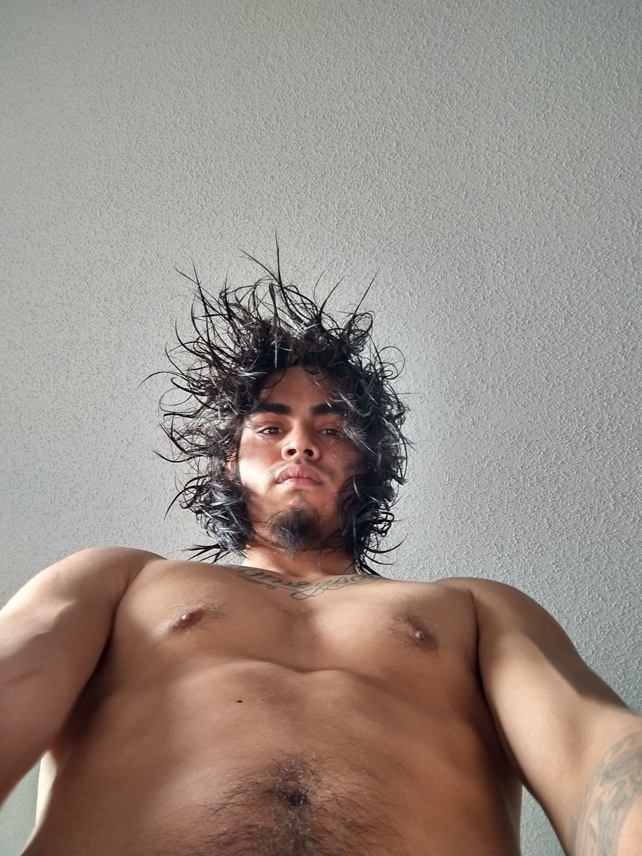 dperezx3's tweet photo. Long or short hair?? https://t.co/zsKlHADZ2x