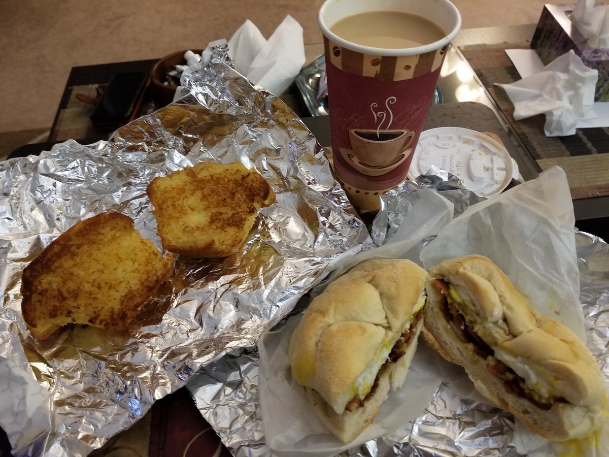 JohnLukeNYC's tweet photo. #BreakfastTime From The Deli  #EggsBaconOnARoll #ToastedCornMuffin #Coffee #Yummy https://t.co/ZfJwy04WvJ
