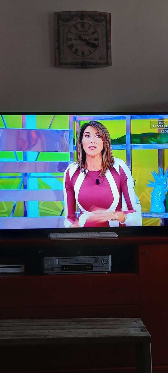 arminbizzle's tweet photo. Paz Padilla en #salvame con el atuendo de #evangelion https://t.co/p3ps7E5q5f