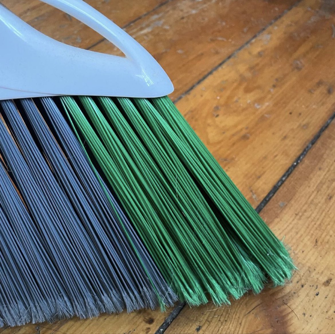 Clean SWEEP! Who loves to start a new year with a clean slate at home?
F: Precision Angle Broom