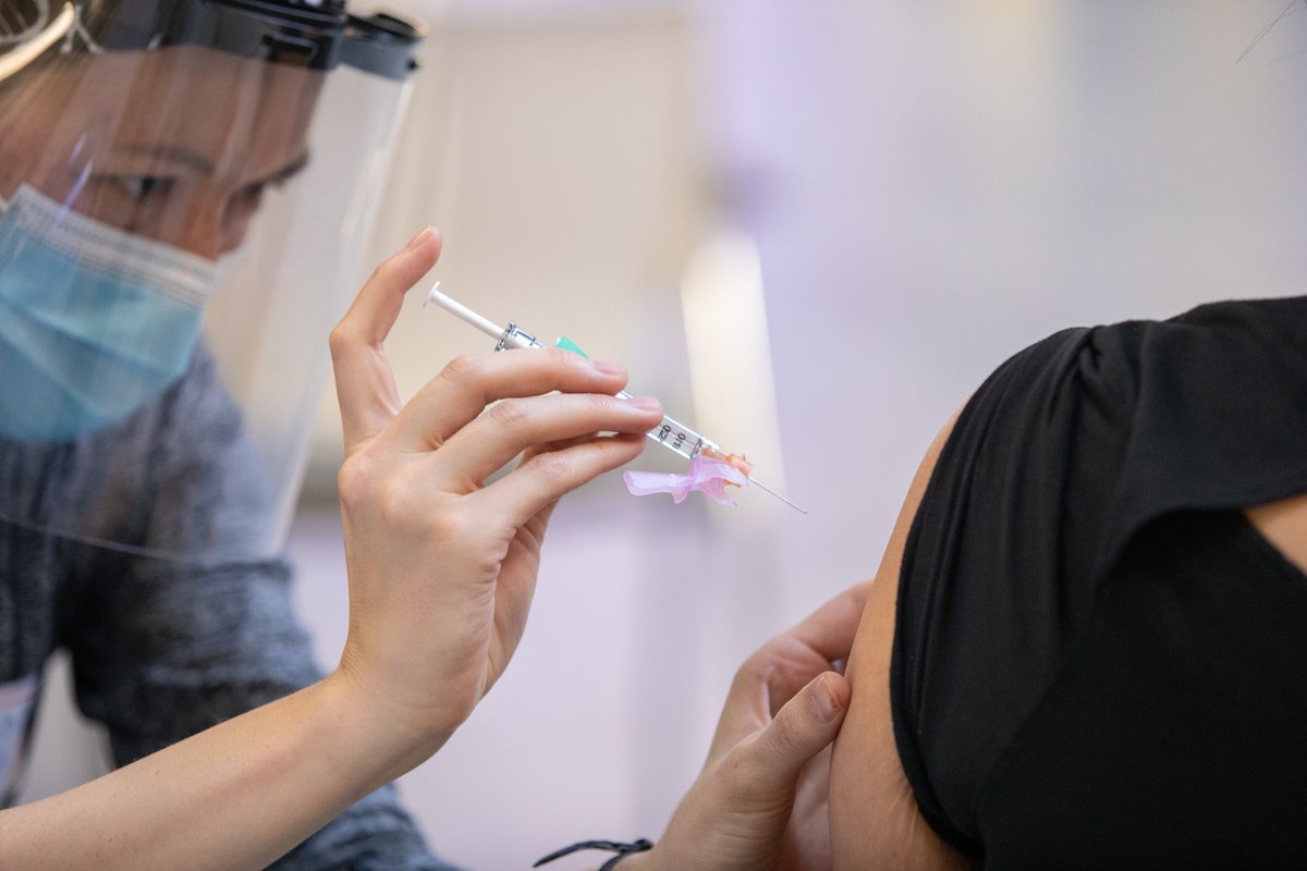 uofg's tweet photo. As part of a community-wide effort to increase the availability of third doses and promote vaccination, #UofG will host a second public COVID-19 vaccination clinic on campus beginning Jan. 4, 2022.

1/3 https://t.co/NXk4MtIJNa