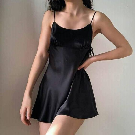 archivedlooks's tweet photo. Category is: little black dresses https://t.co/RwawzFvCfs