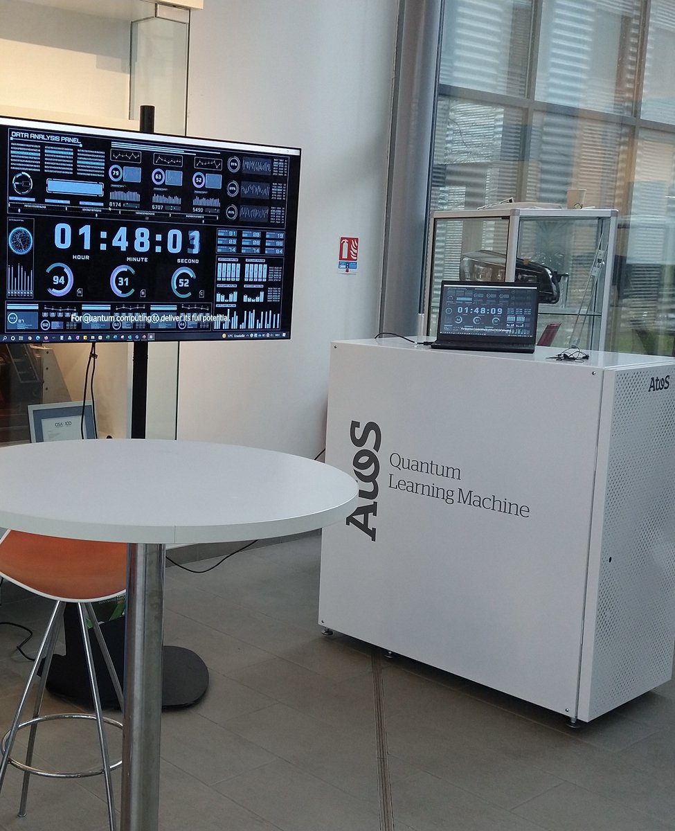 Aujourd'hui, @Philippe_Duluc s’est rendu dans les locaux de l'<a href="/InstitutOptique/">Institut d'Optique</a> pour le lancement de la plateforme nationale du calcul #quantique hybride qui hébergera des ordinateurs quantiques qui seront mis à disposition d’une communauté de chercheurs et spécialistes.