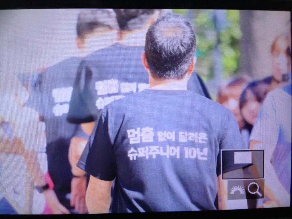 yeccloud's tweet photo. remember when everyone wore this devil shirt during the Devil Era? i miss those days 😭

Back of the shirt: Without stopping, Super Junior 10 years  

and now we already passed the 16th year 🥺💙 

#SUPERJUNIOR  #슈퍼주니어 https://t.co/kcdLfl1o3i