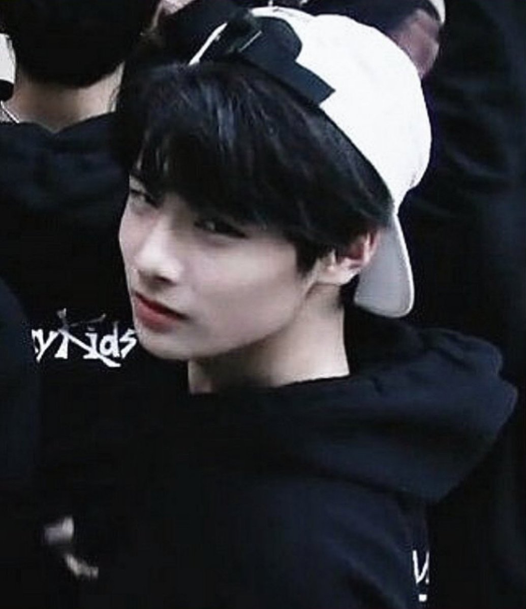 jeongin emo phase