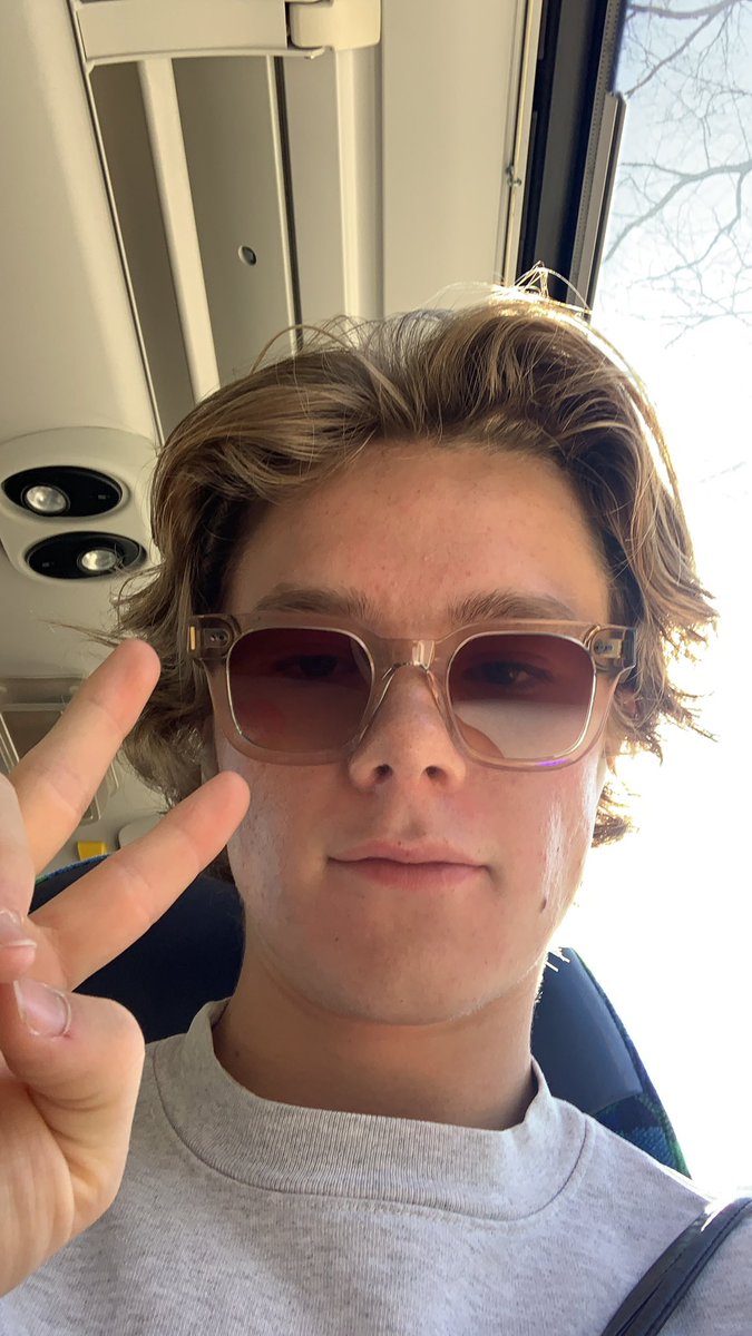 philtctos's tweet photo. tá mas vcs lembram quando o edvin vivia postando selfie aqui no twitter quando a gente pedia? ☹️ https://t.co/C8Yt2ivBtQ