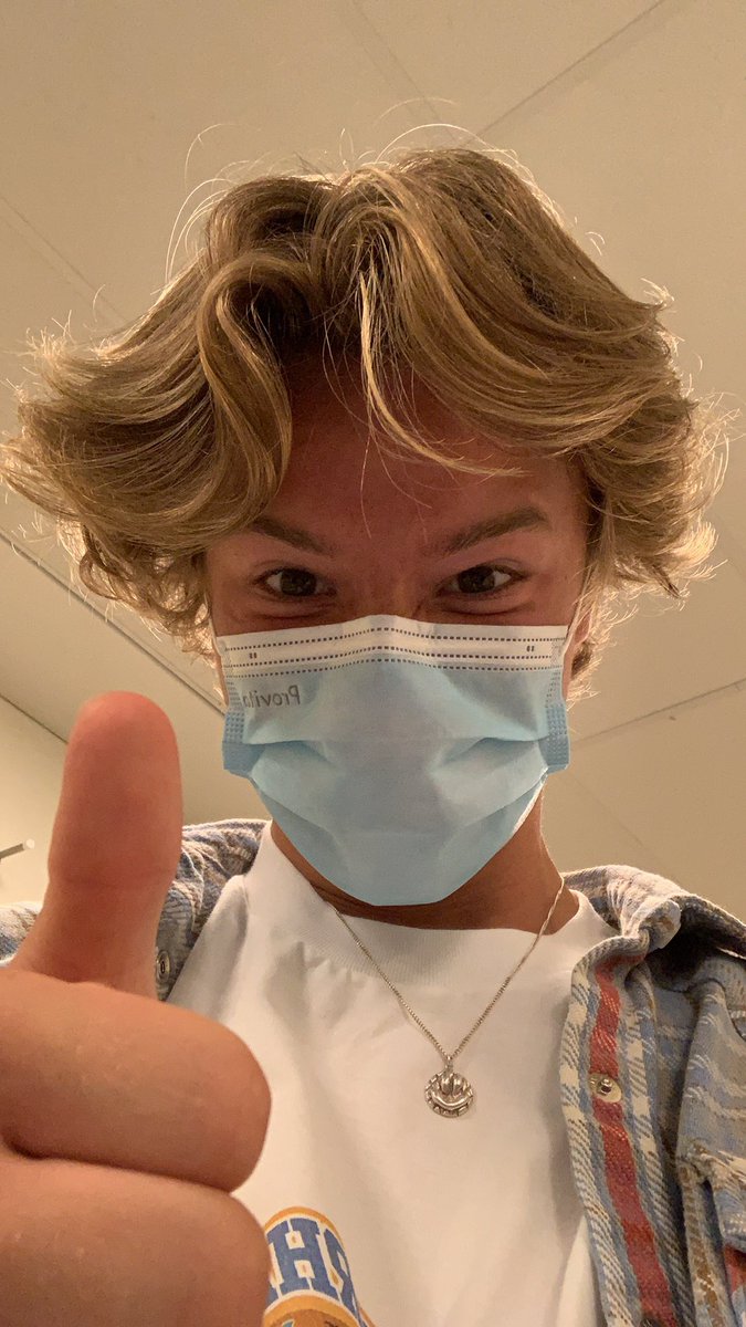 philtctos's tweet photo. tá mas vcs lembram quando o edvin vivia postando selfie aqui no twitter quando a gente pedia? ☹️ https://t.co/C8Yt2ivBtQ