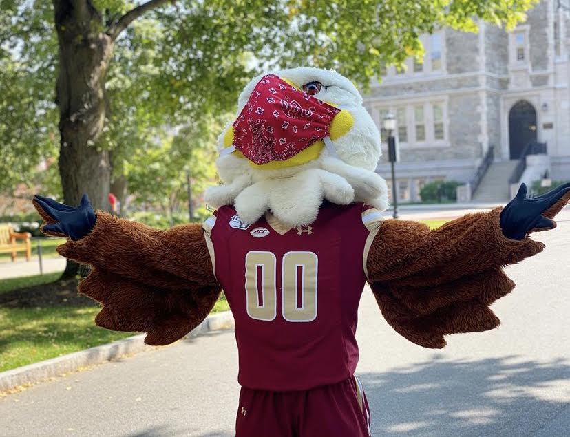 BCEagles's tweet photo. Boston College Athletics Announces Updated Vaccination Requirements...

Beginning January 15, all guests 12 and older will be required to show proof of vaccination against COVID-19 in order to enter Conte Forum.

More Info 🔗 https://t.co/1akWluYnbu

#ForBoston🦅 https://t.co/0IPHGLv6hE