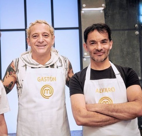 Los más pulentos y bonitos de #MasterChefCelebrityChile <a href="/gastonbernardou/">gaston bernardou</a> <a href="/Alvaro_LopezP/">Alvaro López Parra</a> 😳🥰💚